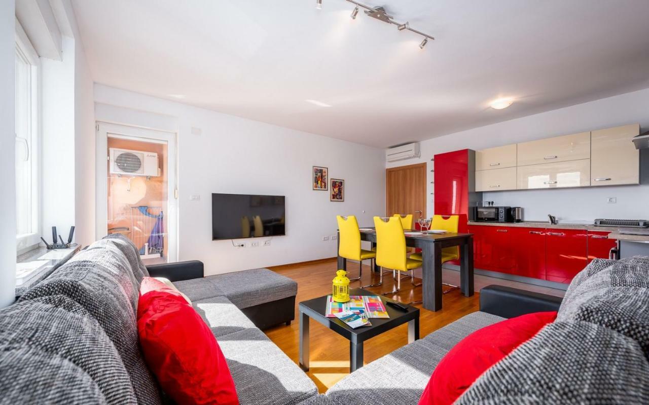 Laura House With Apartment Umag Kültér fotó