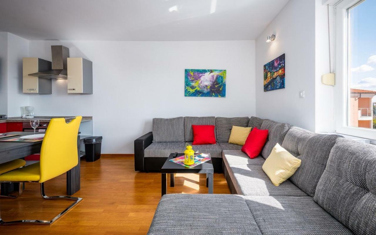 Laura House With Apartment Umag Kültér fotó