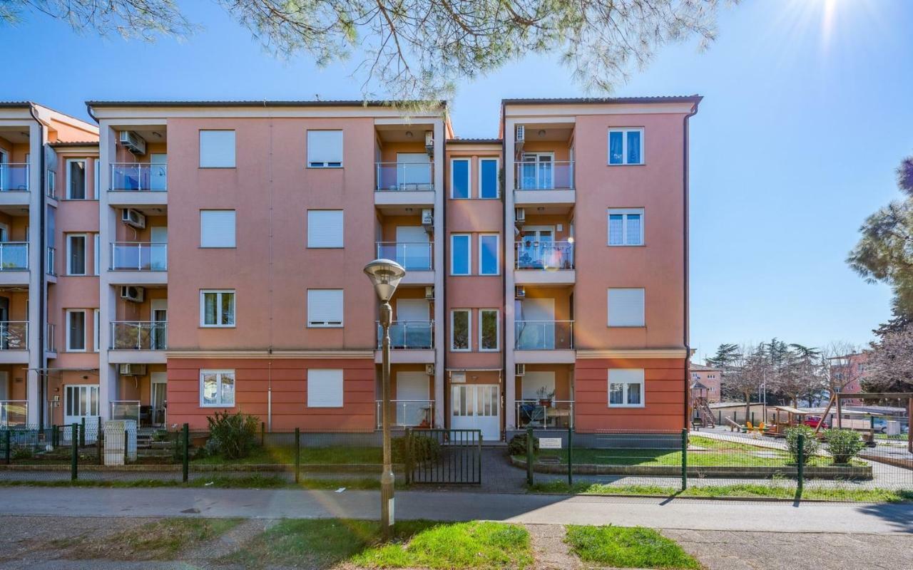 Laura House With Apartment Umag Kültér fotó
