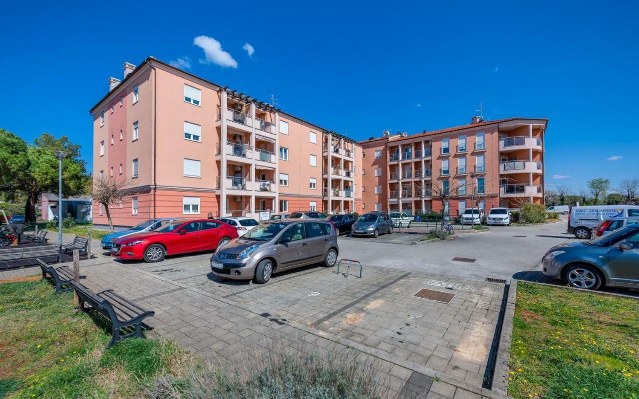 Laura House With Apartment Umag Kültér fotó